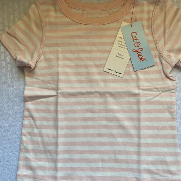 3 Pieces of Cat & Jack 2T 1 Short & 2 Tops Bundle - Picture 11 of 12